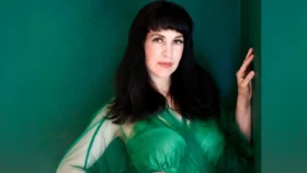 Grey Delisle