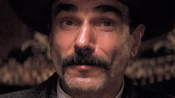 Daniel Day Lewis voice